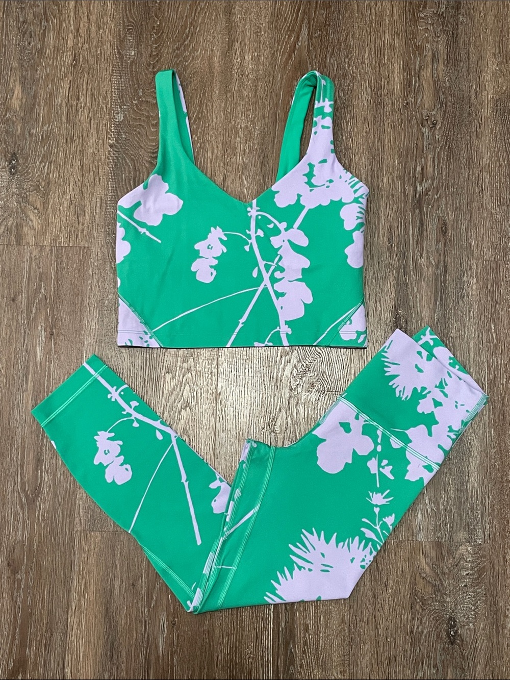NWOT Lululemon Align Set Lilac Smoke/Kelly Green Set. Size Top 6/Bottom 4
